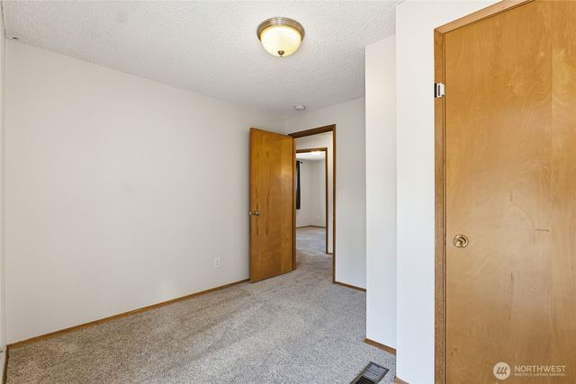 7804 Bobcat Drive SE, Lacey, WA 98503