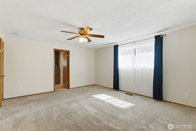 7804 Bobcat Drive SE, Lacey, WA 98503