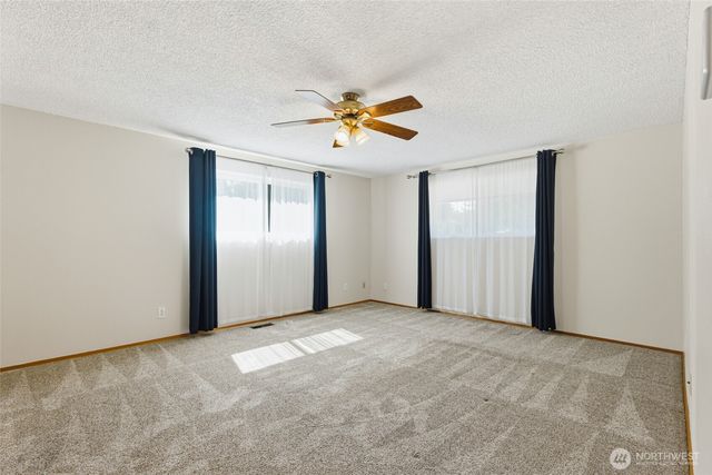 7804 Bobcat Drive SE, Lacey, WA 98503