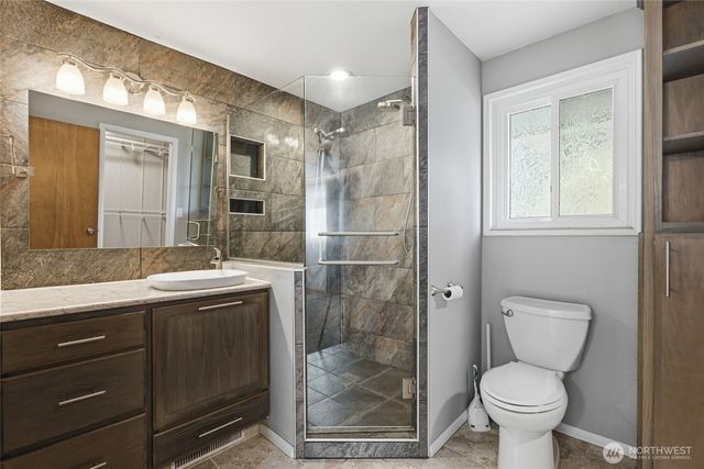 7804 Bobcat Drive SE, Lacey, WA 98503