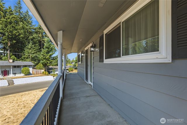 7804 Bobcat Drive SE, Lacey, WA 98503