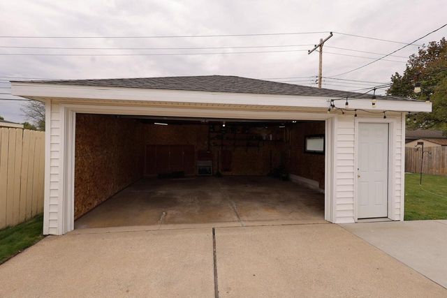 56 Illinois STREET, Racine, WI 53405