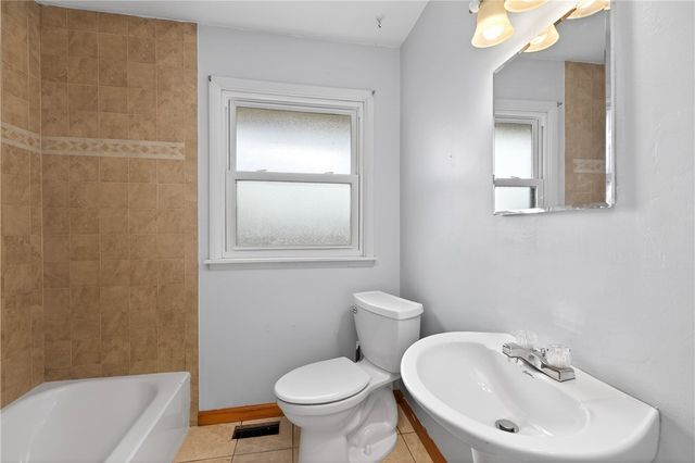 78 N Tippecanoe Drive, Tipp City, OH 45371