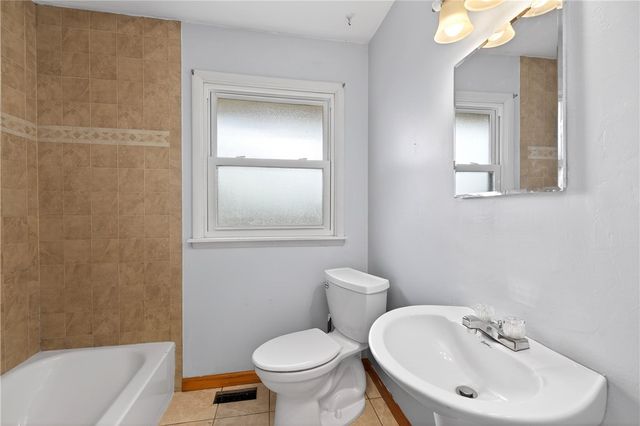 78 N Tippecanoe Drive, Tipp City, OH 45371