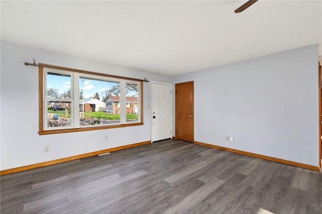 78 N Tippecanoe Drive, Tipp City, OH 45371