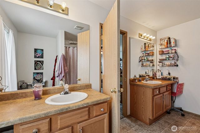 3178 Hoffman Hill Boulevard, Dupont, WA 98327