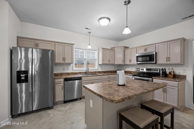 806 Tuscarora Trail, Jacksonville, NC 28546