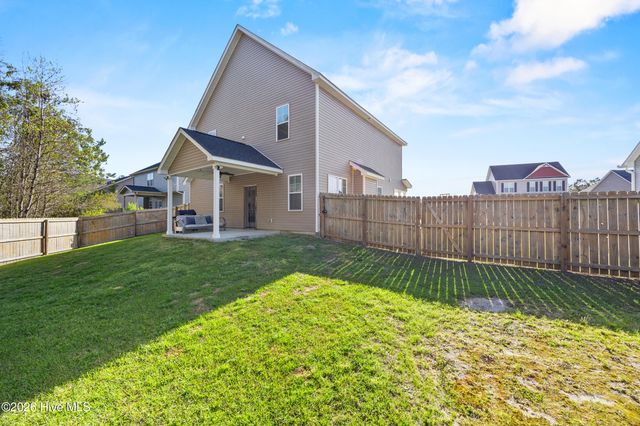 806 Tuscarora Trail, Jacksonville, NC 28546