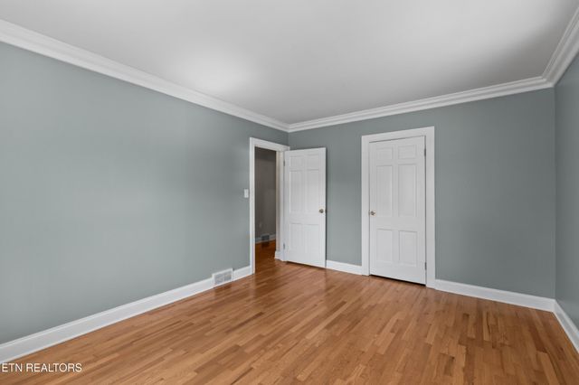 1328 W Main St, White Pine, TN 37890