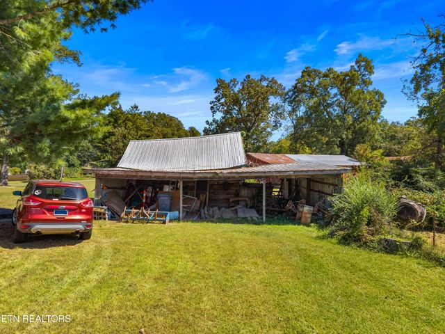 1328 W Main St, White Pine, TN 37890