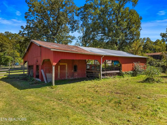 1328 W Main St, White Pine, TN 37890