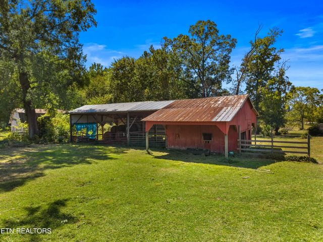 1328 W Main St, White Pine, TN 37890