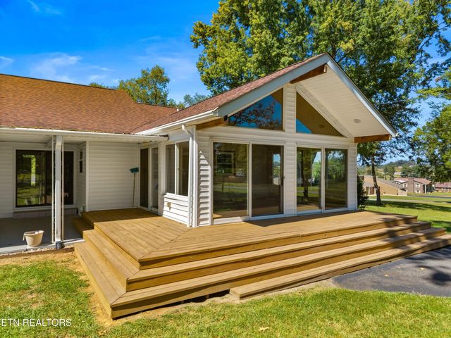1328 W Main St, White Pine, TN 37890