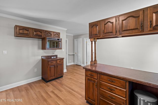 1328 W Main St, White Pine, TN 37890