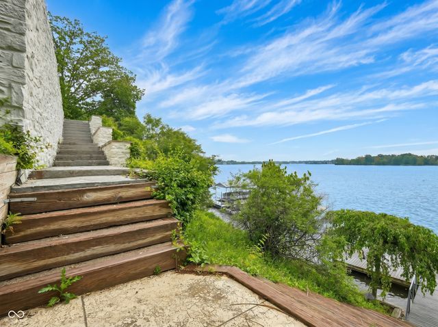 10915 Brigantine Drive, Indianapolis, IN 46256