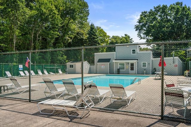 47 Will Dr 114, Canton, MA 02021