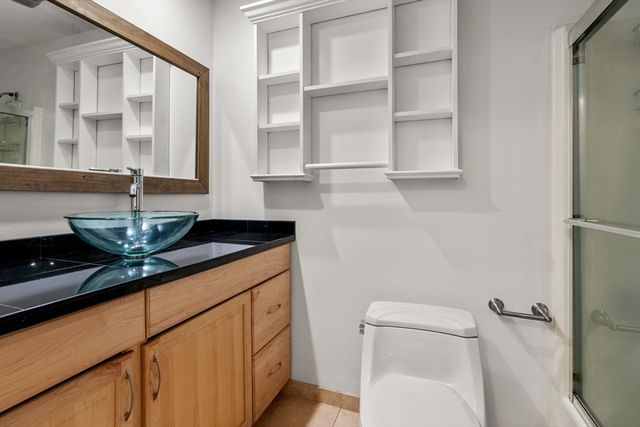 47 Will Dr 114, Canton, MA 02021