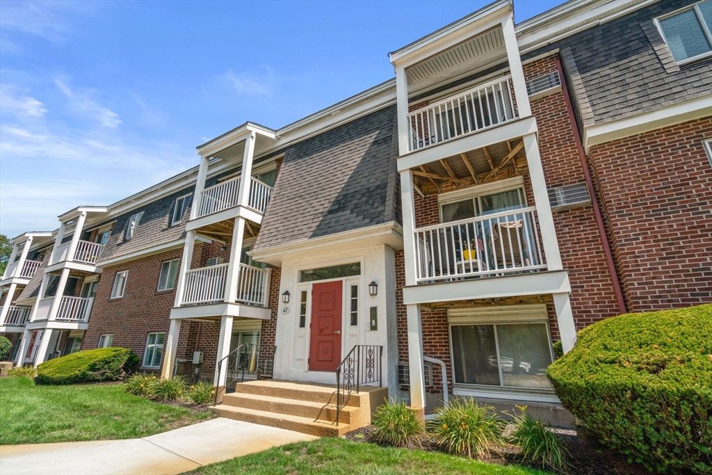 47 Will Dr 114, Canton, MA 02021