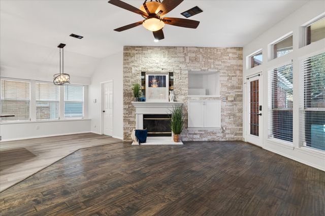 5734 Green Hollow Lane, The Colony, TX 75056