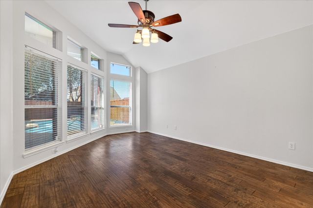 5734 Green Hollow Lane, The Colony, TX 75056