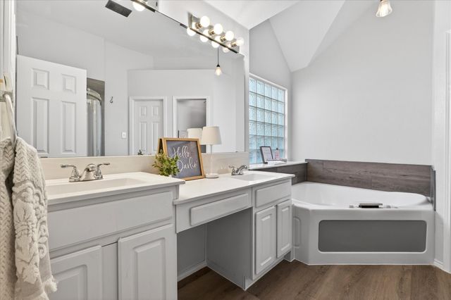 5734 Green Hollow Lane, The Colony, TX 75056