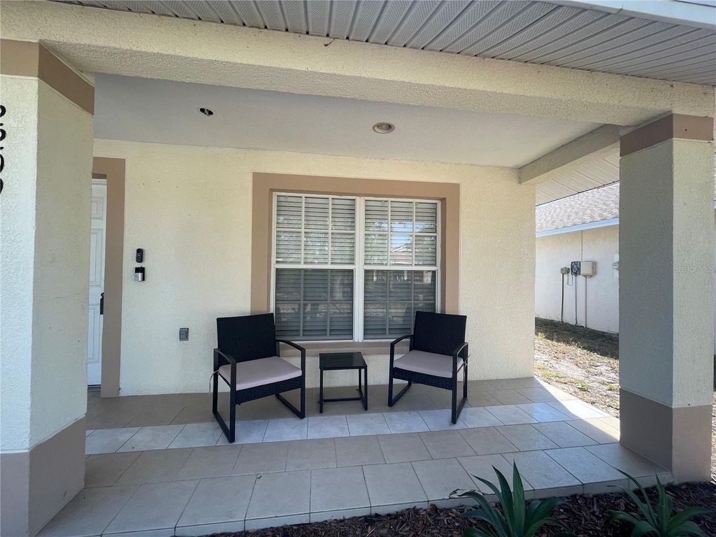 Image 2 of property listing at 2209 PLEASURE RUN DRIVE, Ruskin, FL 33570