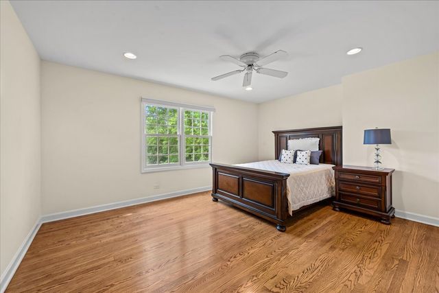 455 Rockefeller Road, Lake Forest, IL 60045