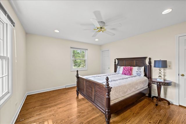 455 Rockefeller Road, Lake Forest, IL 60045