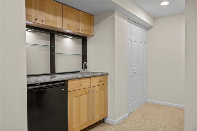 455 Rockefeller Road, Lake Forest, IL 60045