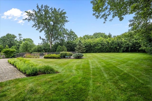 455 Rockefeller Road, Lake Forest, IL 60045