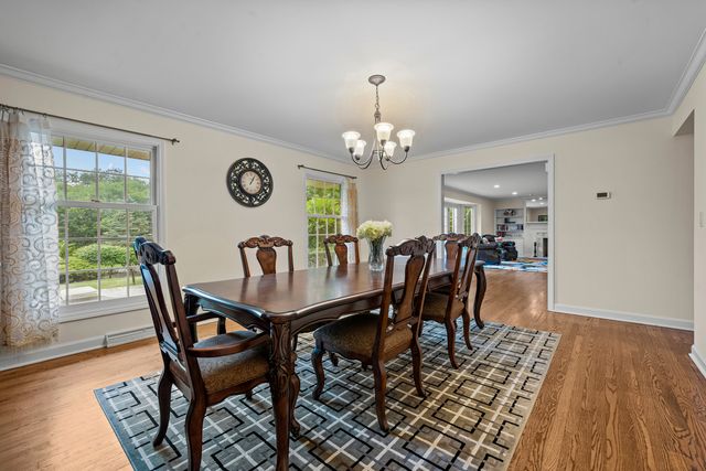 455 Rockefeller Road, Lake Forest, IL 60045