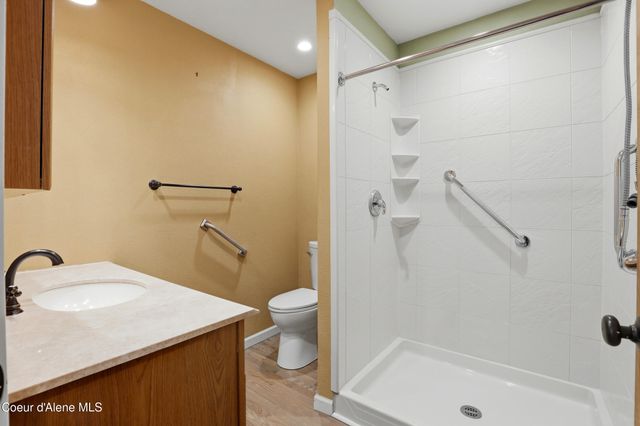 468 W Helen Ave, Hayden, ID 83835