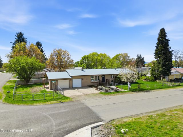 468 W Helen Ave, Hayden, ID 83835