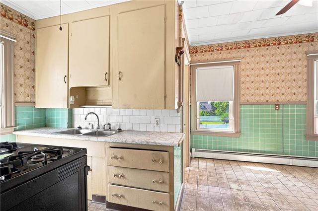 29 E Earle Street, Cumberland, RI 02864