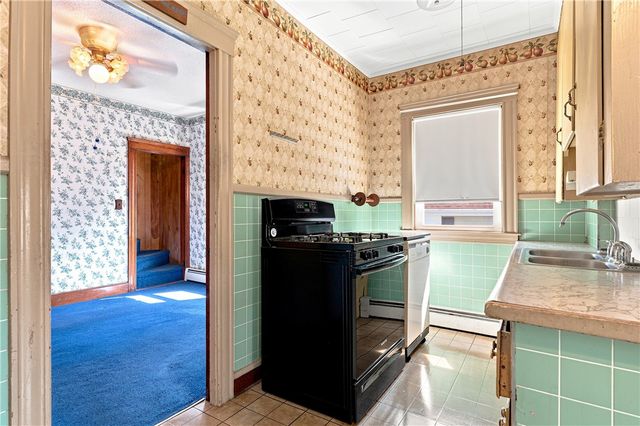 29 E Earle Street, Cumberland, RI 02864
