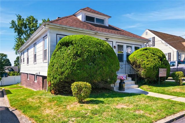 29 E Earle Street, Cumberland, RI 02864