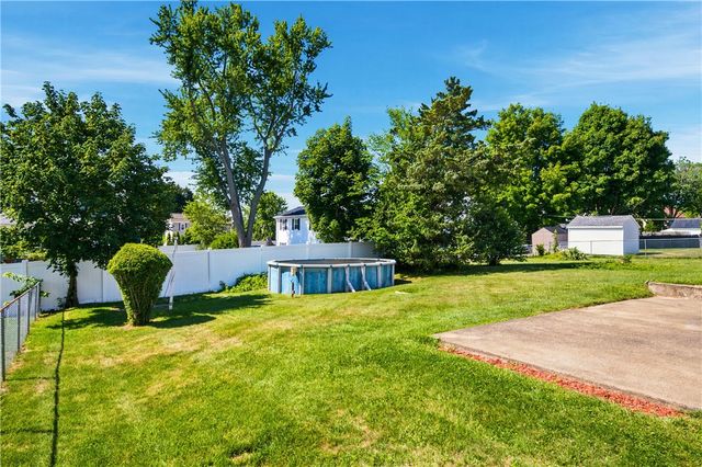 29 E Earle Street, Cumberland, RI 02864