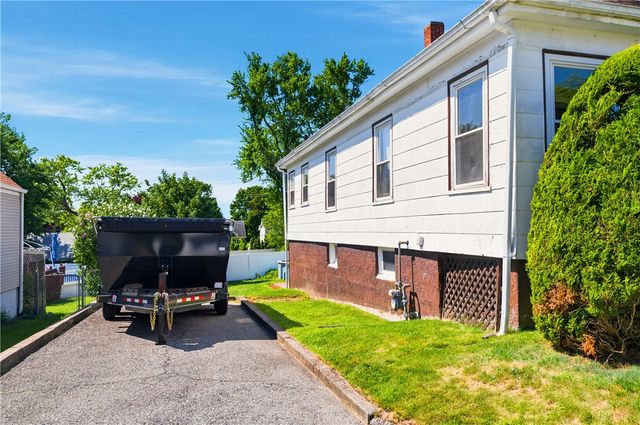 29 E Earle Street, Cumberland, RI 02864