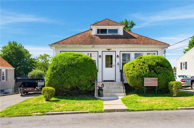29 E Earle Street, Cumberland, RI 02864
