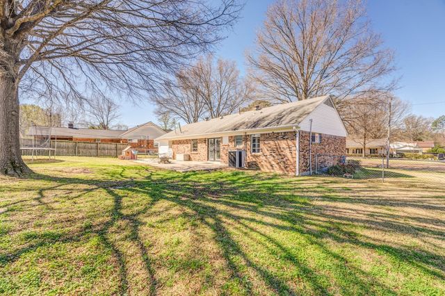 7190 N JUANA DR, Millington, TN 38053