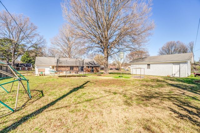 7190 N JUANA DR, Millington, TN 38053