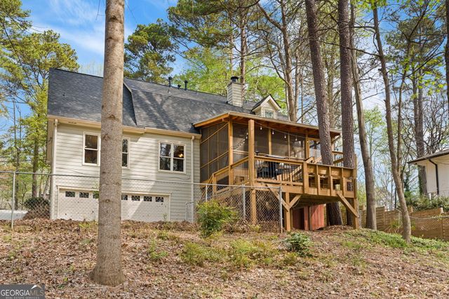 118 Little Ridge Road, Berkeley Lake, GA 30096