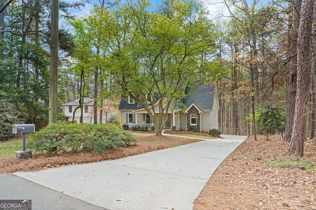 118 Little Ridge Road, Berkeley Lake, GA 30096