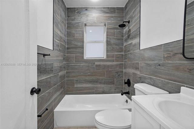 1340 NW 52nd St, Miami, FL 33142