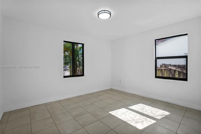 1340 NW 52nd St, Miami, FL 33142