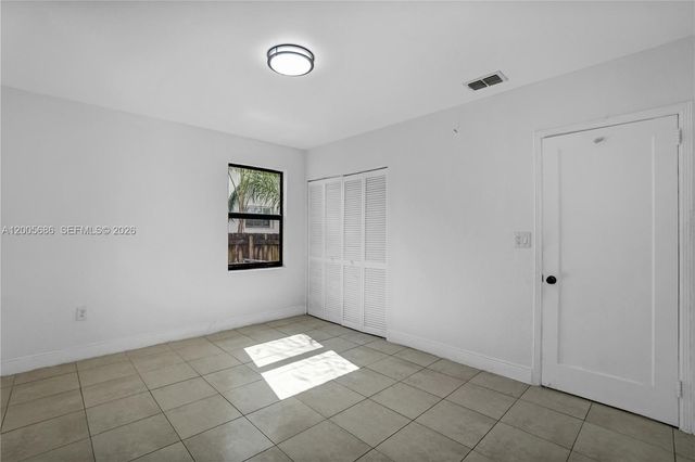 1340 NW 52nd St, Miami, FL 33142