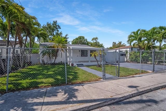 1340 NW 52nd St, Miami, FL 33142