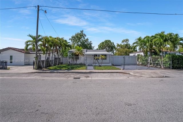 1340 NW 52nd St, Miami, FL 33142