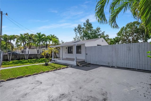 1340 NW 52nd St, Miami, FL 33142