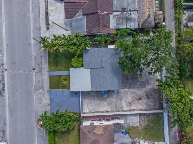 1340 NW 52nd St, Miami, FL 33142